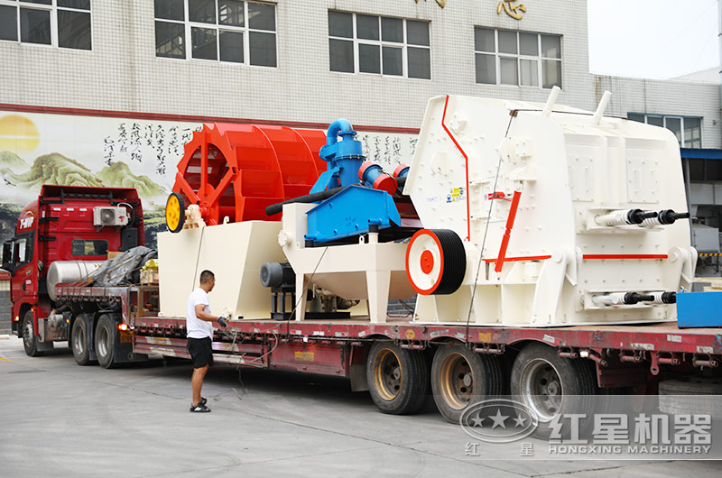 司機師傅打包洗砂機、細沙回收一體機準(zhǔn)備發(fā)往安徽現(xiàn)場